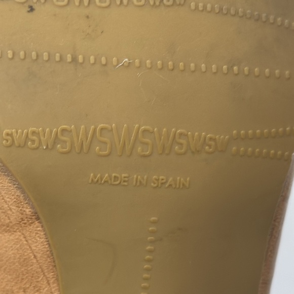 Vintage Stuart Weitzman Embossed Leather Pumps (8) - Picture 8 of 10